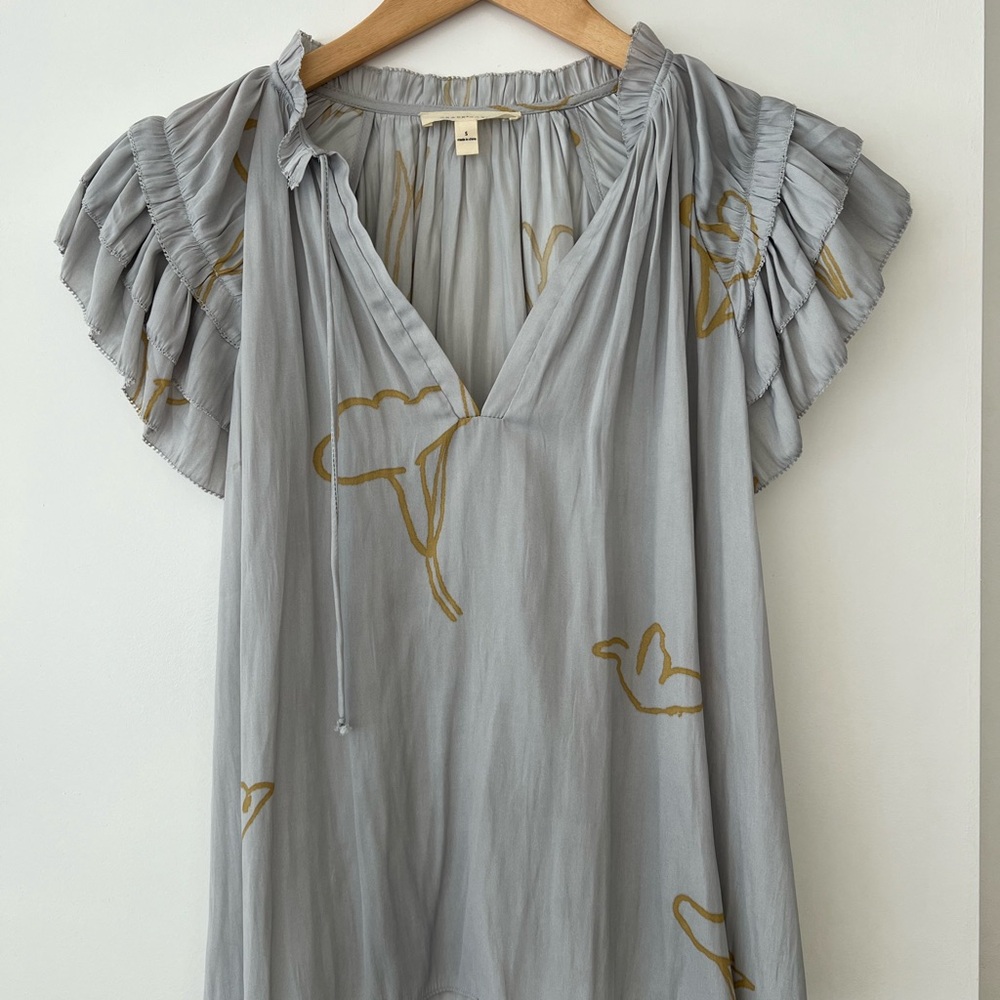 Light Gray Floral Flutter Sleeve Women's Top